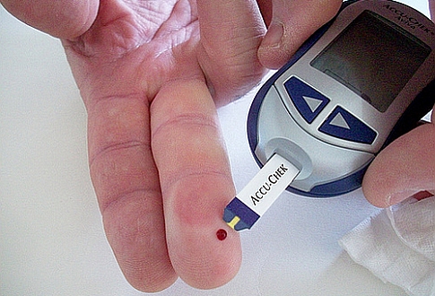Dijabetes-kontrola-iz-prsta