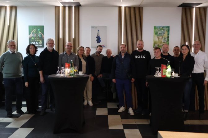 Dva desetljeća sporta i zajedništva: Svečano obilježeno 20 godina Ljetnog sportskog kampa na Gradskim bazenima Varaždin